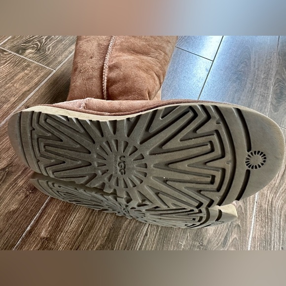 UGG Australia Women’s Bailey Button Triplets, Size 7 - Picture 6 of 7